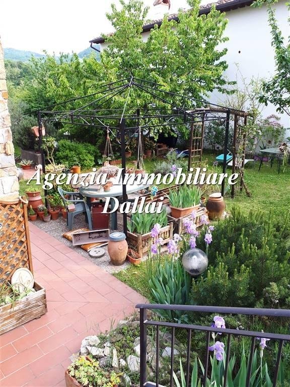 casa indipendente in vendita a Scarperia e San Piero in zona San Piero a Sieve