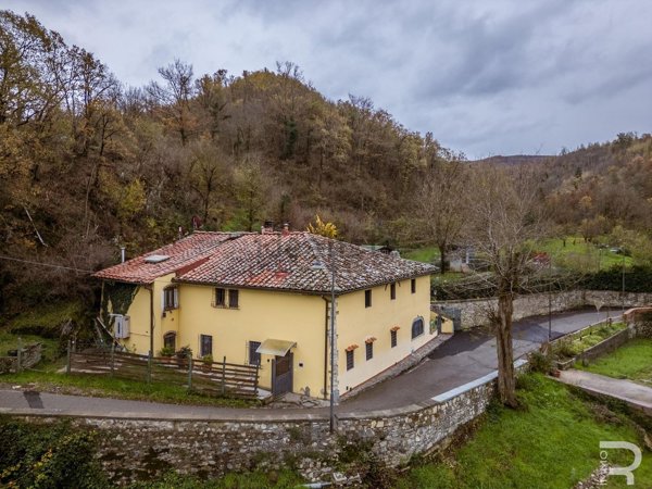 casa indipendente in vendita a Scarperia e San Piero in zona Scarperia