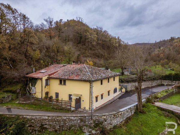 casa indipendente in vendita a Scarperia e San Piero in zona Scarperia
