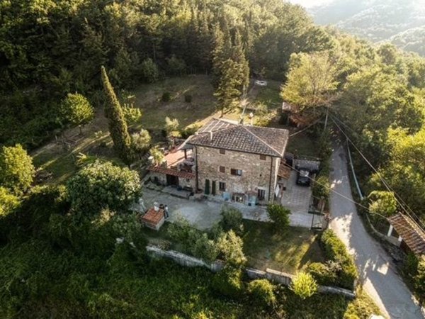 casa indipendente in vendita a Scarperia e San Piero