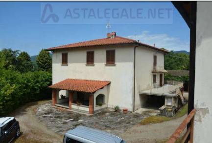 casa indipendente in vendita a Scarperia e San Piero