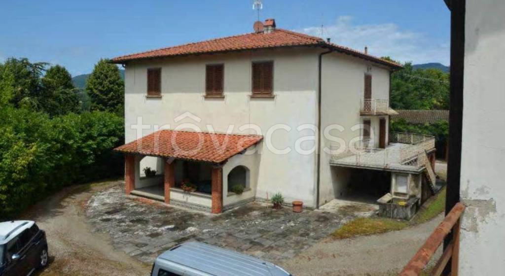casa indipendente in vendita a Scarperia e San Piero