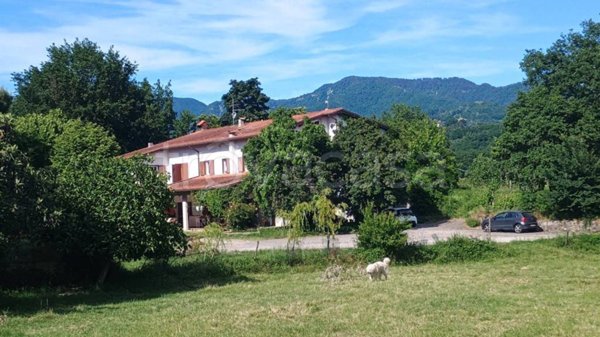 casa indipendente in vendita a Scarperia e San Piero