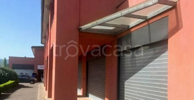 negozio in vendita a Scarperia e San Piero in zona San Piero a Sieve