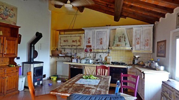 appartamento in vendita a Scarperia e San Piero in zona San Piero a Sieve