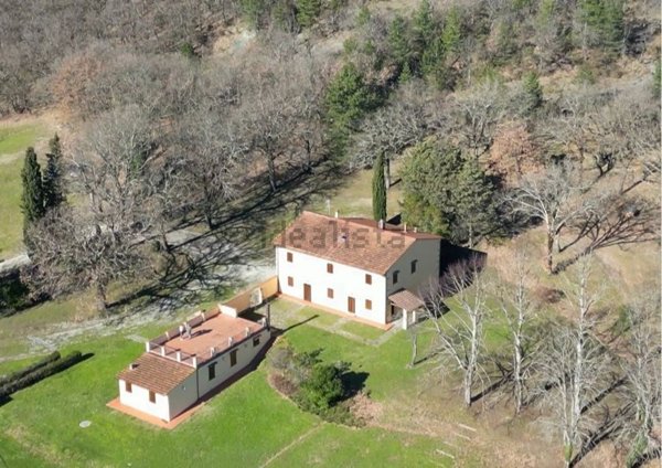casa indipendente in vendita a Scarperia e San Piero