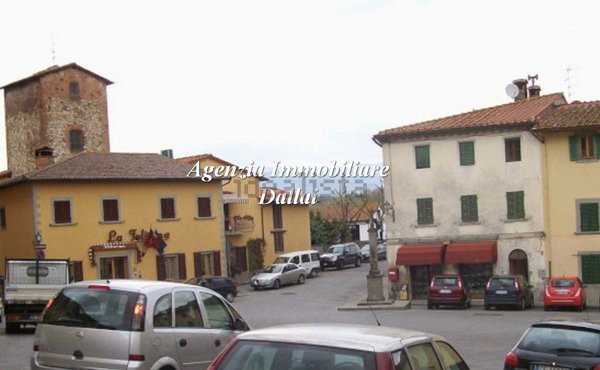 locale commerciale in vendita a Scarperia e San Piero in zona San Piero a Sieve