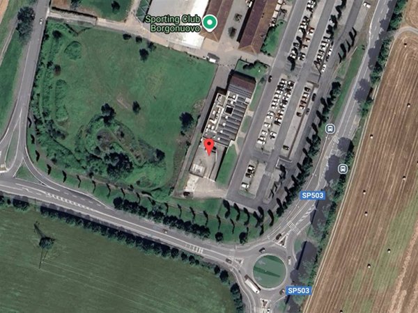 locale commerciale in vendita a Scarperia e San Piero in zona San Piero a Sieve