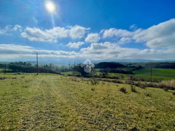 pentavano in vendita a Scarperia e San Piero in zona Scarperia