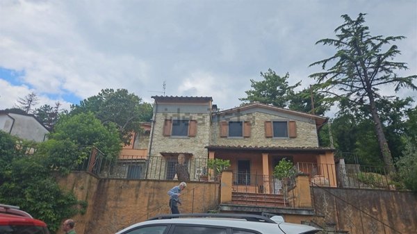 casa indipendente in vendita a Scarperia e San Piero in zona Scarperia