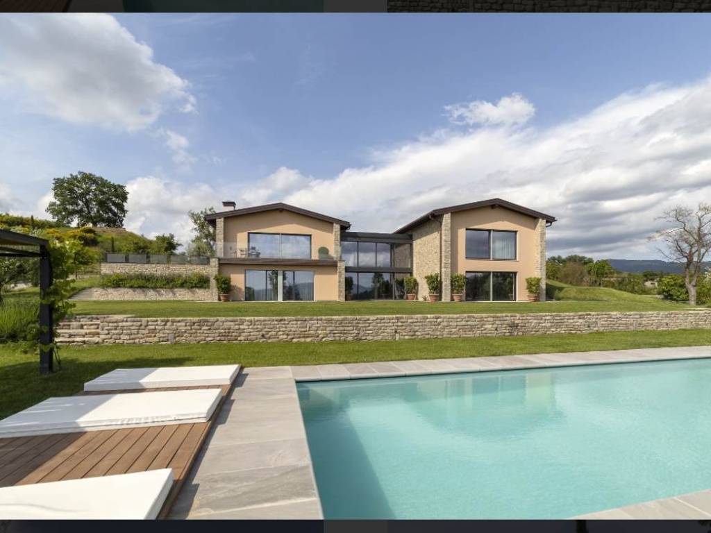 casa indipendente in vendita a Scarperia e San Piero