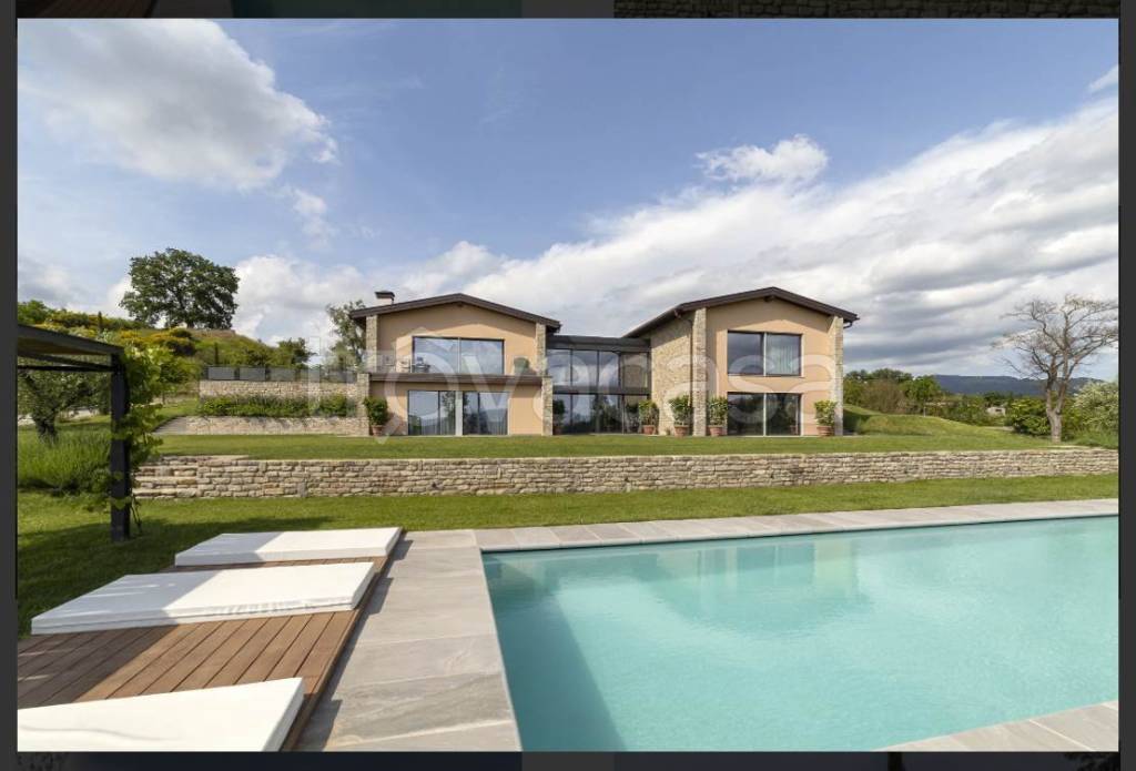 casa indipendente in vendita a Scarperia e San Piero