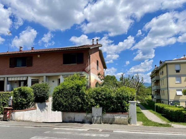 casa indipendente in vendita a Scarperia e San Piero in zona San Piero a Sieve