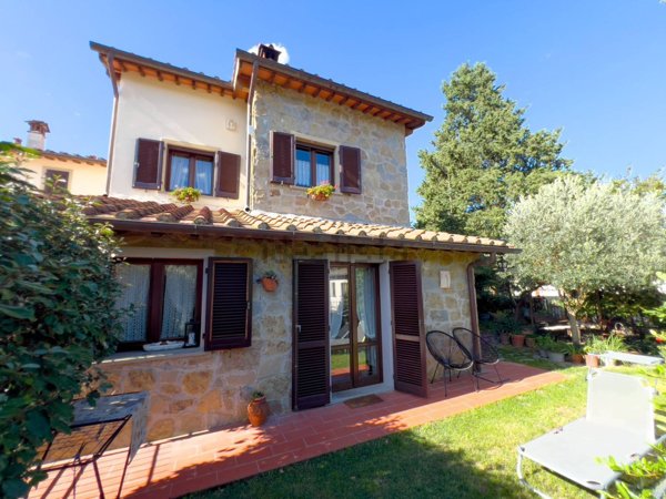 casa indipendente in vendita a Scarperia e San Piero