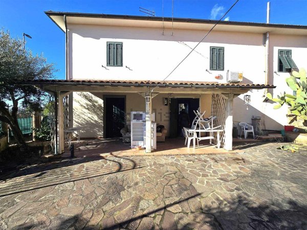casa indipendente in vendita a Scarperia e San Piero