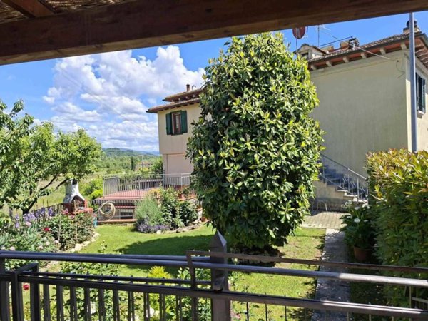appartamento in vendita a Scarperia e San Piero in zona San Piero a Sieve