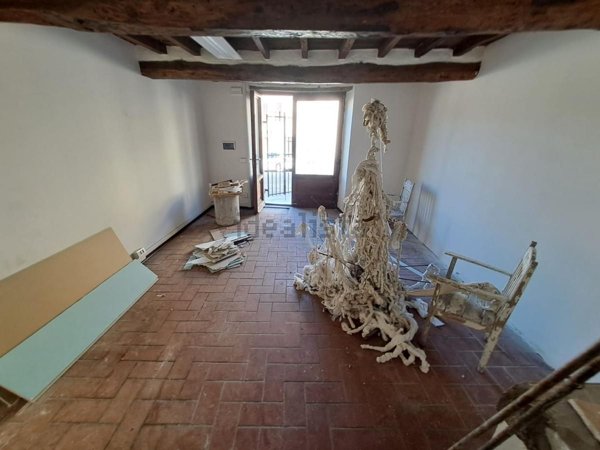negozio in vendita a Scarperia e San Piero in zona San Piero a Sieve