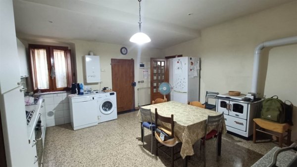 appartamento in vendita a Scarperia e San Piero in zona San Piero a Sieve
