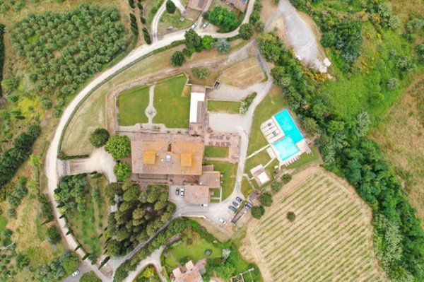 negozio in vendita a Barberino Tavarnelle in zona Barberino Val d'Elsa