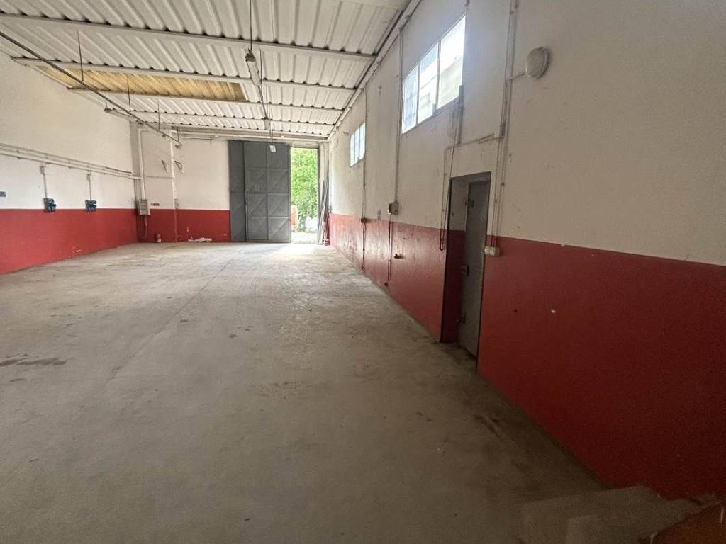 locale commerciale in vendita a Barberino Tavarnelle