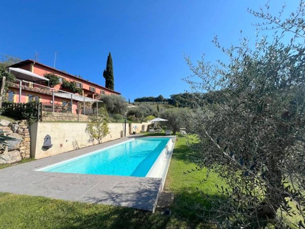 casa indipendente in vendita a Barberino Tavarnelle in zona Barberino Val d'Elsa