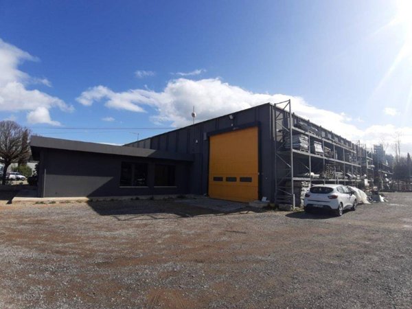 locale commerciale in vendita a Barberino Tavarnelle