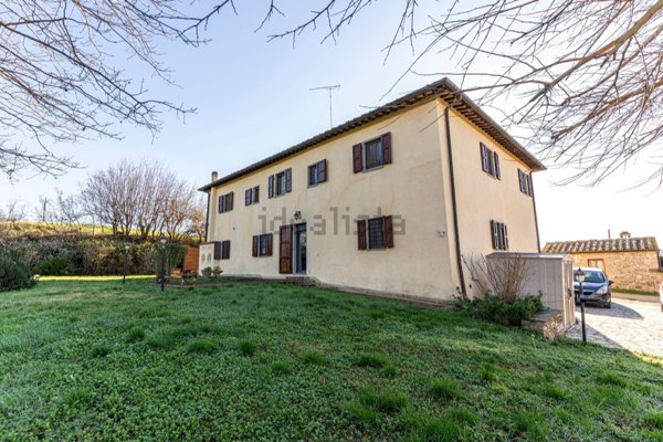 casa indipendente in vendita a Barberino Tavarnelle in zona Badia a Passignano