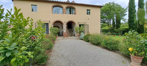 quadrivano in vendita a Barberino Tavarnelle in zona Badia a Passignano