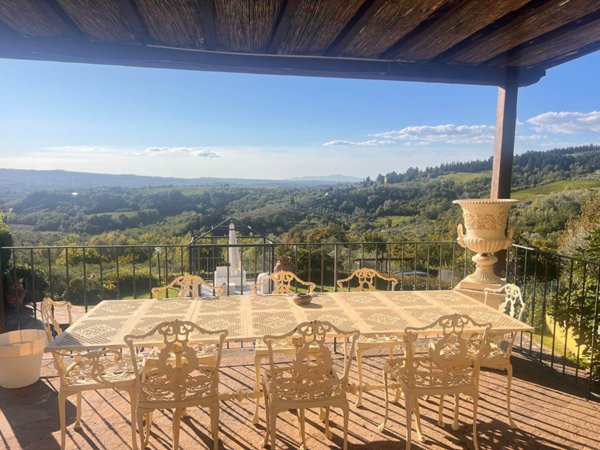 pentavano in vendita a Barberino Tavarnelle in zona Tavarnelle Val di Pesa