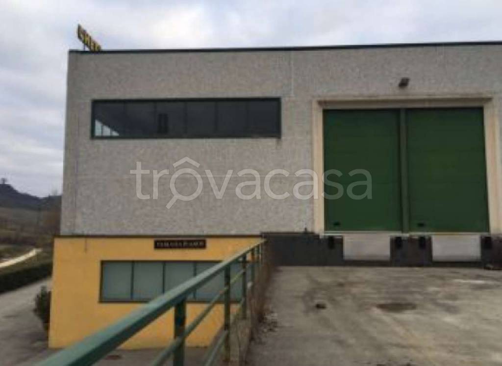 locale commerciale in vendita a Barberino Tavarnelle in zona Cipressino