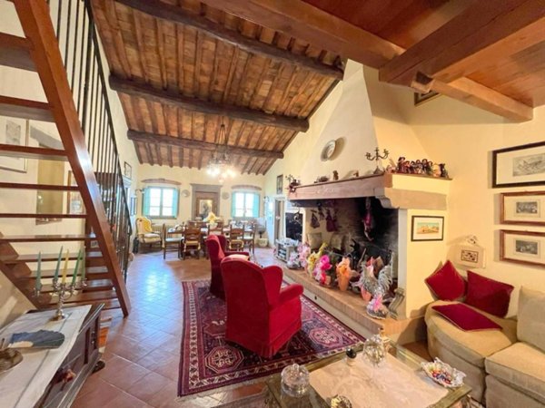 casa indipendente in vendita a Barberino Tavarnelle in zona Badia a Passignano