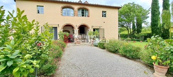 appartamento in vendita a Barberino Tavarnelle in zona Badia a Passignano