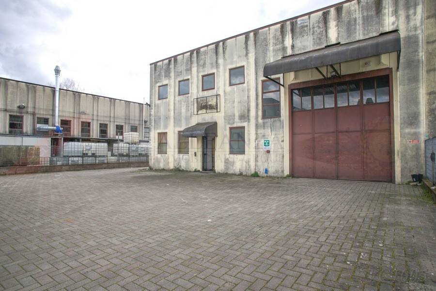 locale commerciale in vendita a Barberino Tavarnelle