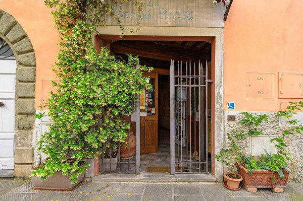 negozio in vendita a Barberino Tavarnelle in zona Tavarnelle Val di Pesa