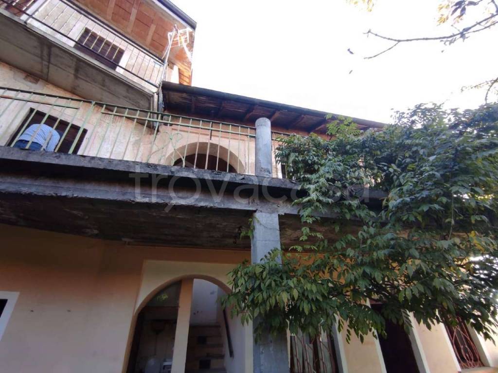 casa indipendente in vendita ad Armeno