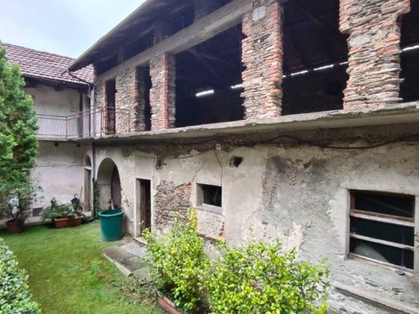 casale in vendita ad Armeno