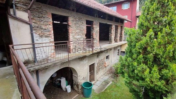 casale in vendita ad Armeno