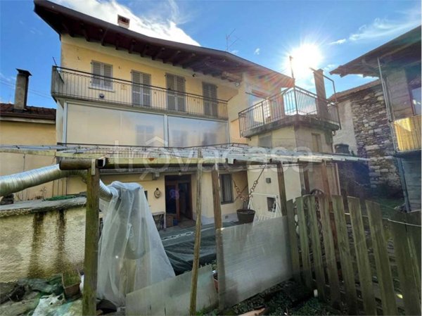 casa indipendente in vendita ad Armeno