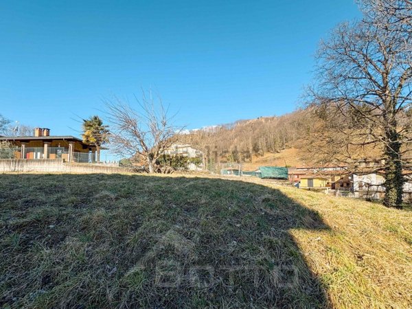 terreno edificabile in vendita ad Armeno