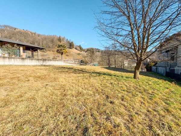 terreno edificabile in vendita ad Armeno