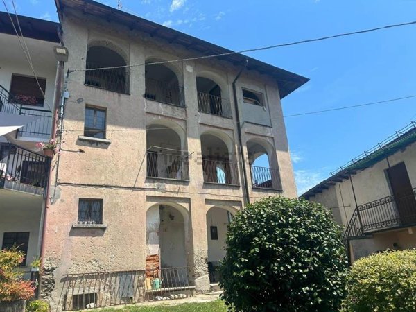casa indipendente in vendita ad Armeno