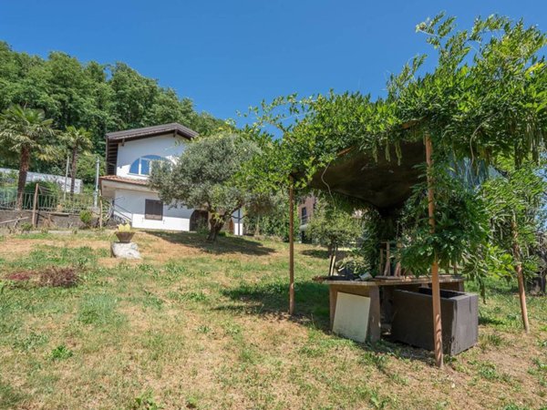 casa indipendente in vendita ad Armeno