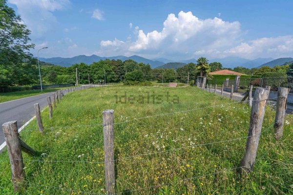 terreno edificabile in vendita ad Armeno