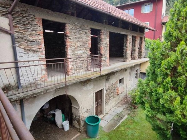 casale in vendita ad Armeno