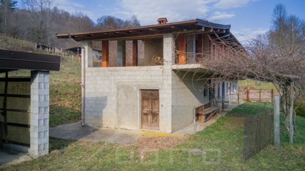casa indipendente in vendita ad Armeno