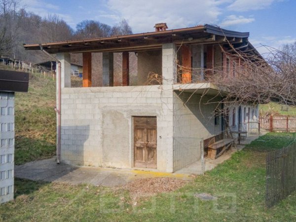 casa indipendente in vendita ad Armeno