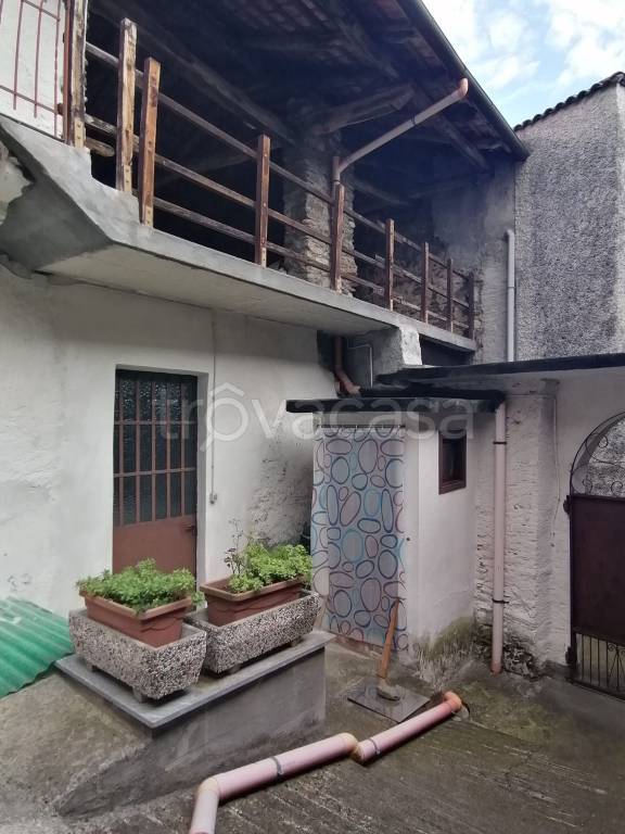 casa indipendente in vendita ad Armeno