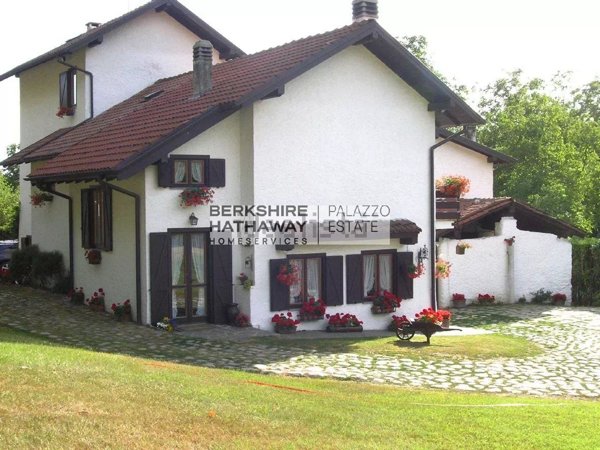 casa indipendente in vendita ad Arona