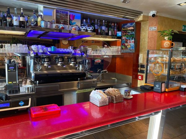 negozio in vendita ad Arona