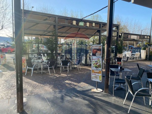 negozio in vendita ad Arona